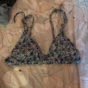 cute bikini top. worn once